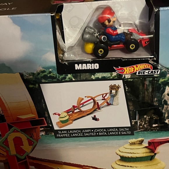 Mario Kart Jungle Kingdom Raceway Playset - Hot Wheels - Picture 2 of 6